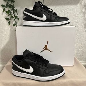 🔥 Jordan 1 Low Black White (Women's) - Size 7